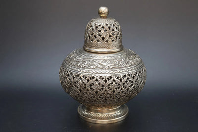 Indian - Vases & Garnitures