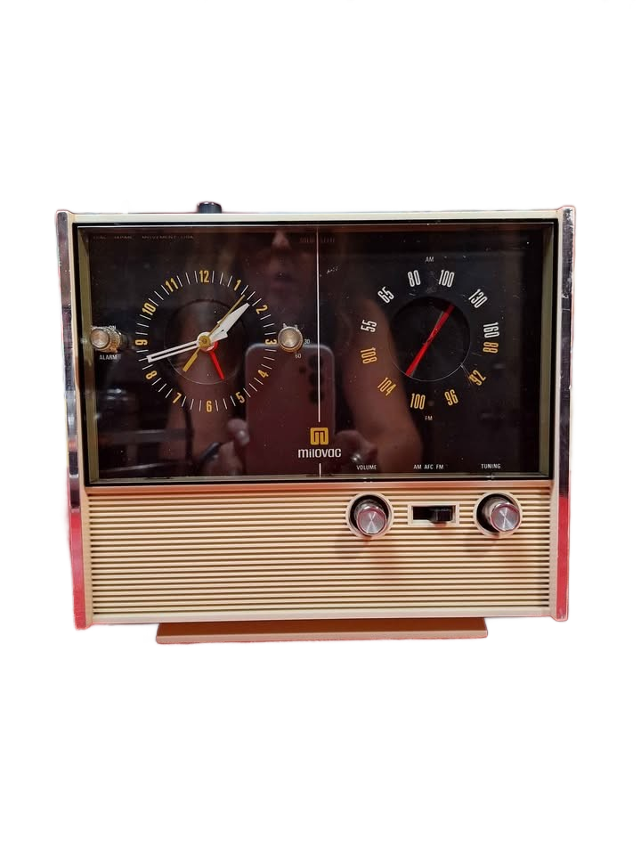WORKING True VTG Mid-century Modern 1960s Milovac AM/FM Clock Radio MCM