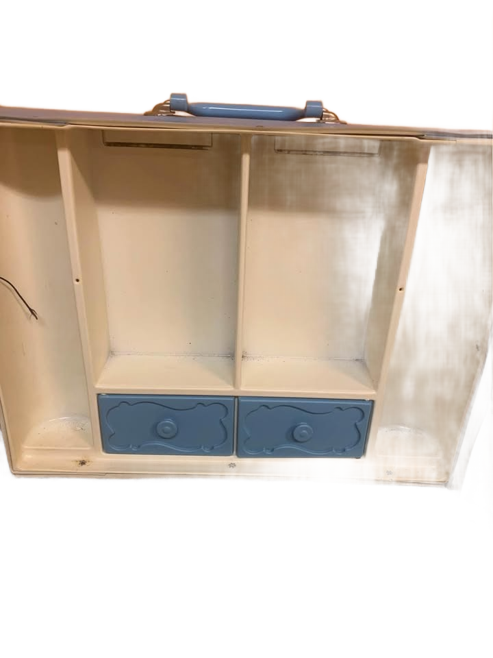 Barbie and Midge case