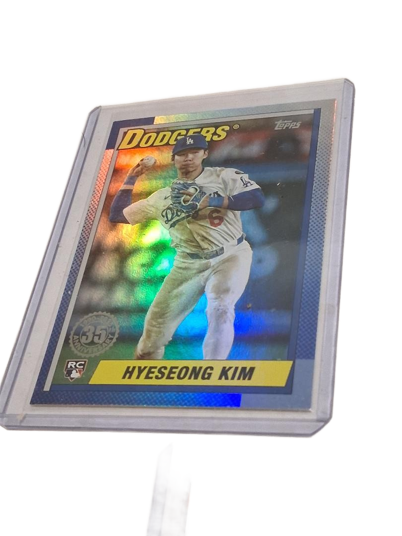 2025 Topps Update #U90-13 Hyeseong Kim RC 1990 Topps Gold 8/50