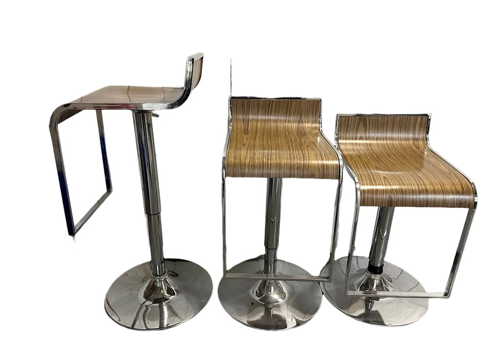 3 barstools Seat measures 14x14” Lowest height is 21” off ground