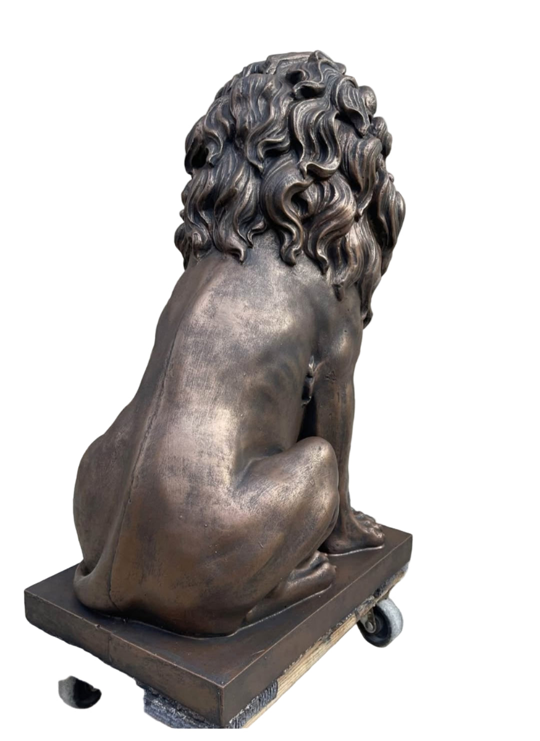 CONCRETE LION STATUES