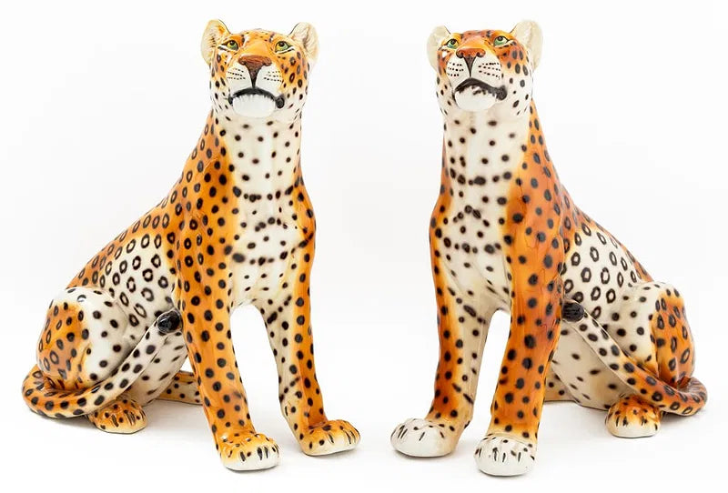 Figurines & Statuettes