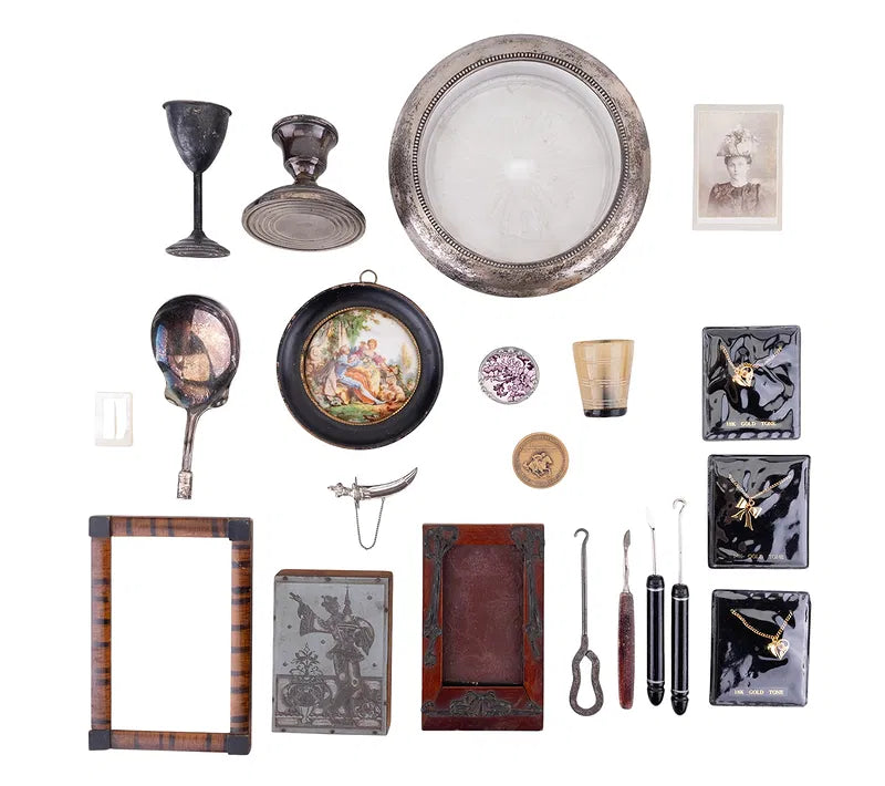 Combs, Hairbrushes & Dresser Sets