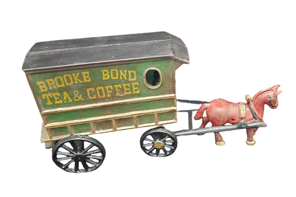Vintage cast Iron horse and buggy toys