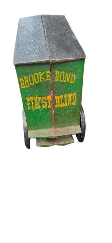 Vintage cast Iron horse and buggy toys