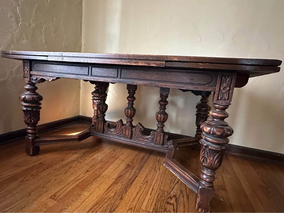 Antique table - Vintage and extendable