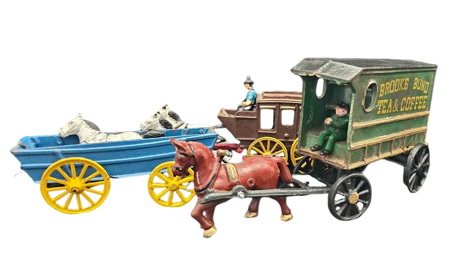 Vintage cast Iron horse and buggy toys