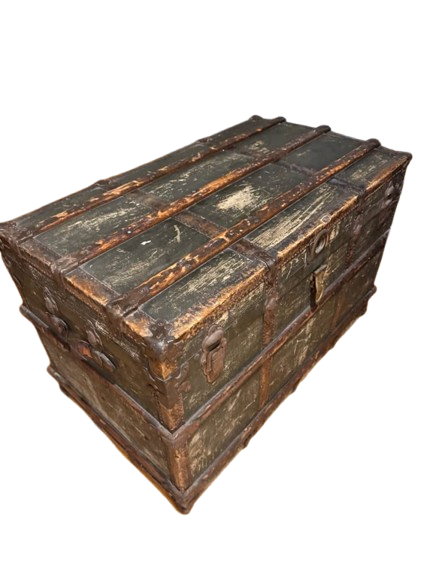 Antique vintage steamer trunk coffee table