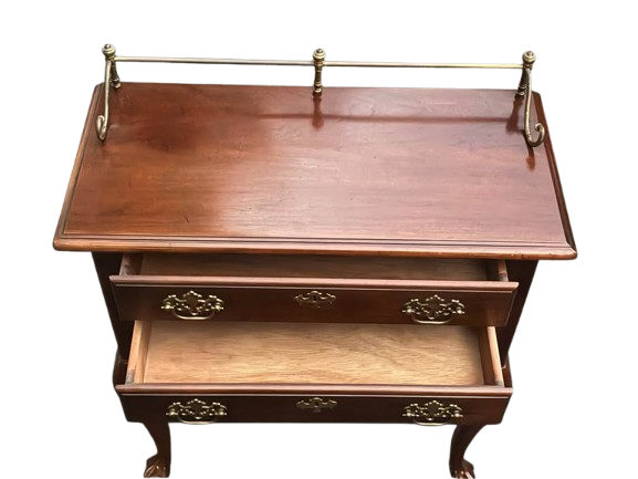 Vintage Queen Anne Style Lowboy; Dressing Table; Side Table; Accent Table; Console