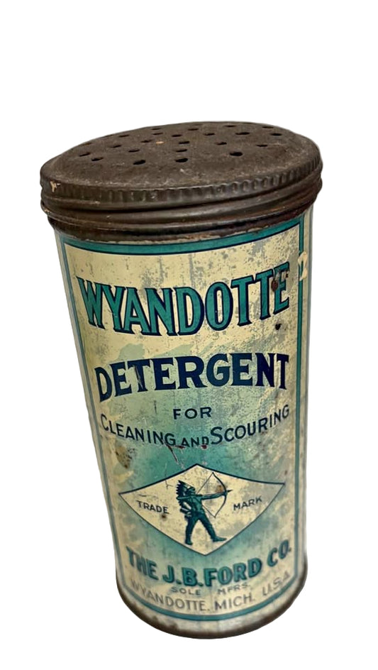 Vintage Wyandotte detergent tin with lid