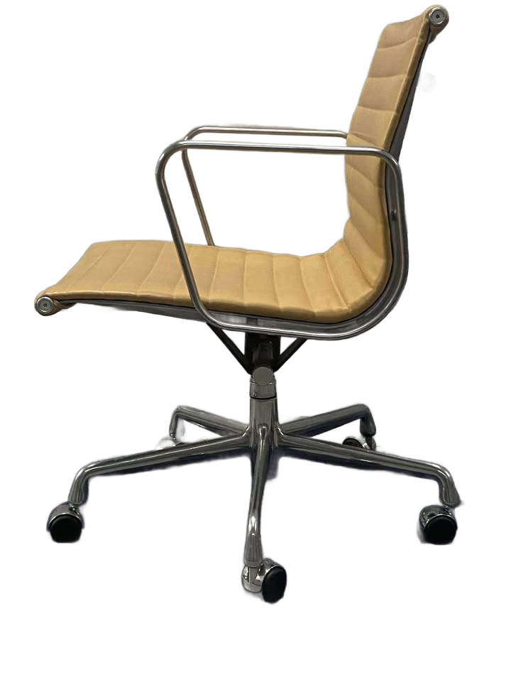 Herman Miller Aluminum Group Management Chair Vinyl Tan