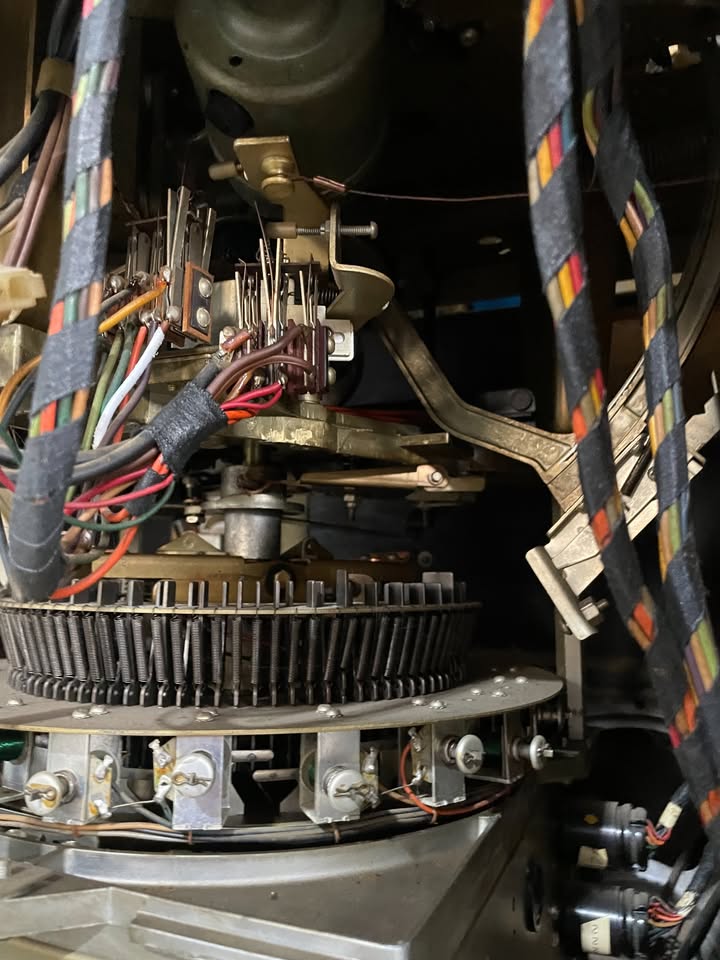 Wurlitzer 2610 Jukebox – Vintage Mid-Century