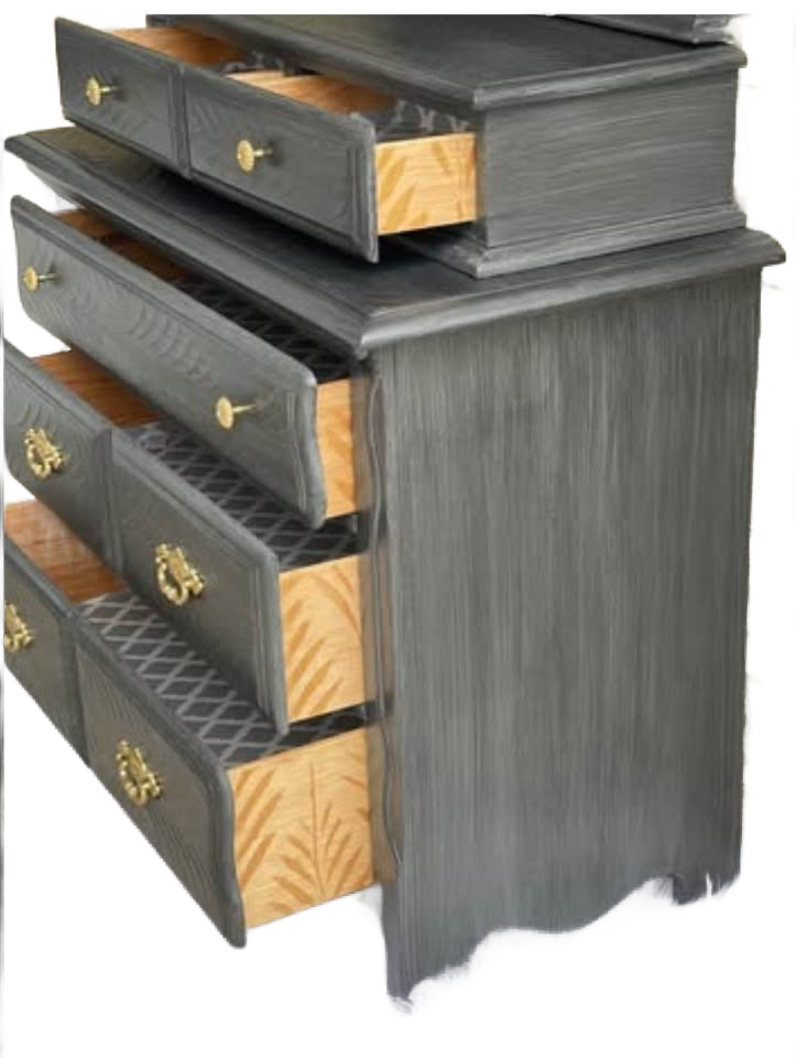 Stanley furniture 5 drawers Entrance Piece/Dresser/Vanity with mirror