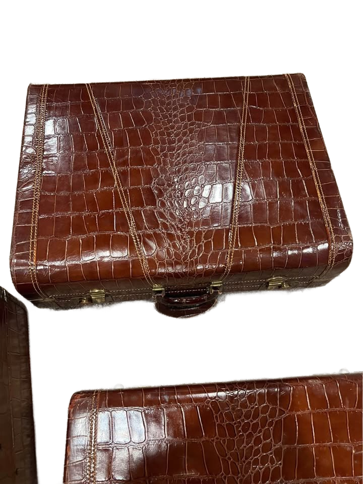 Vintage Suitcases 3 High End