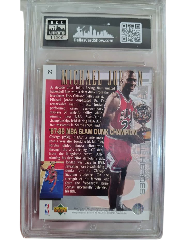 Michael Jordan Slam Dunk Gold Script card near mint