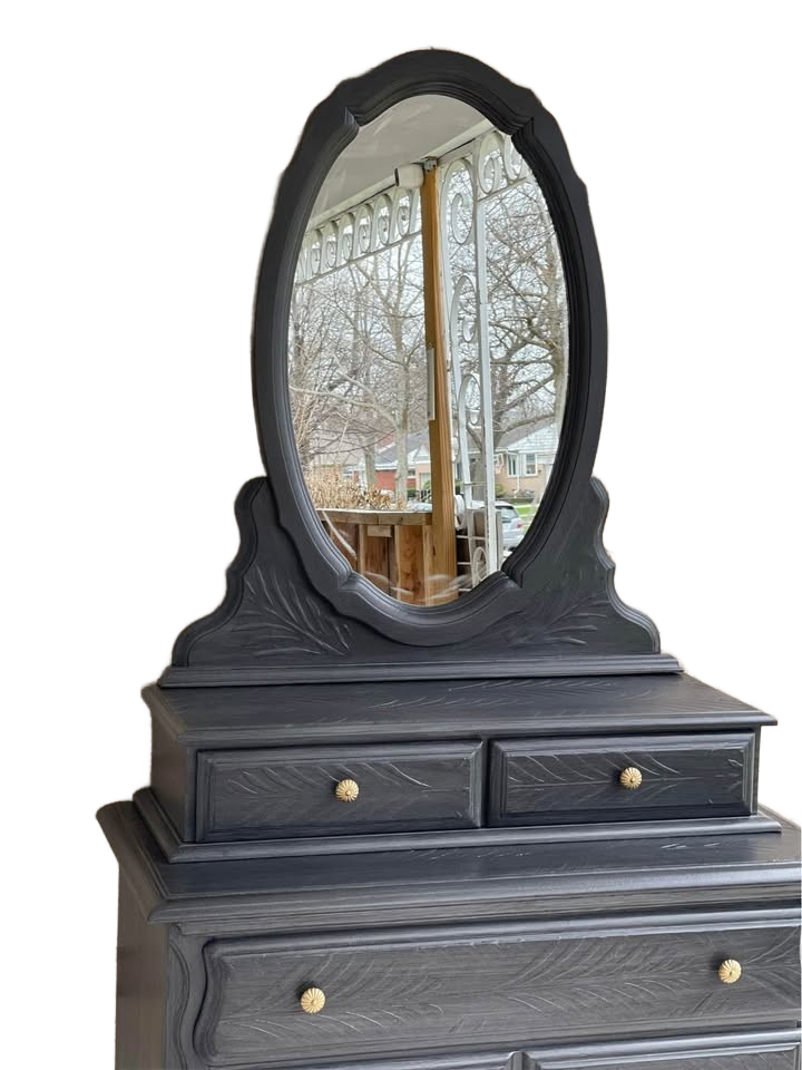 Stanley furniture 5 drawers Entrance Piece/Dresser/Vanity with mirror