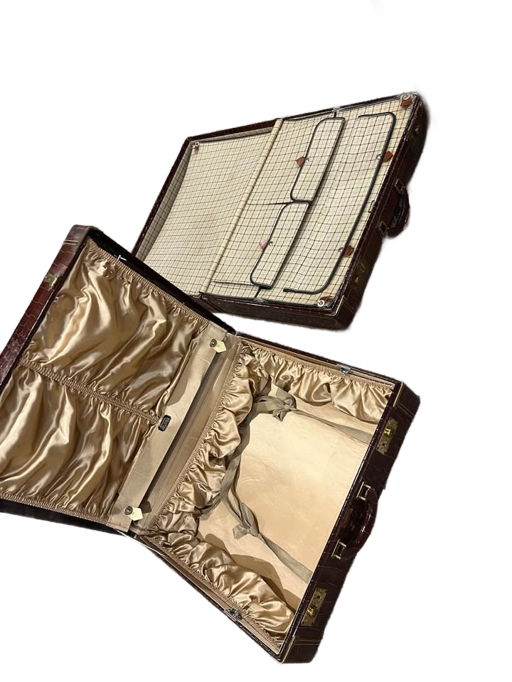 Vintage Suitcases 3 High End