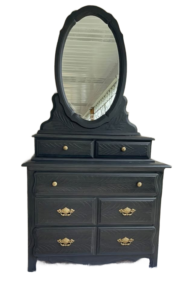 Stanley furniture 5 drawers Entrance Piece/Dresser/Vanity with mirror
