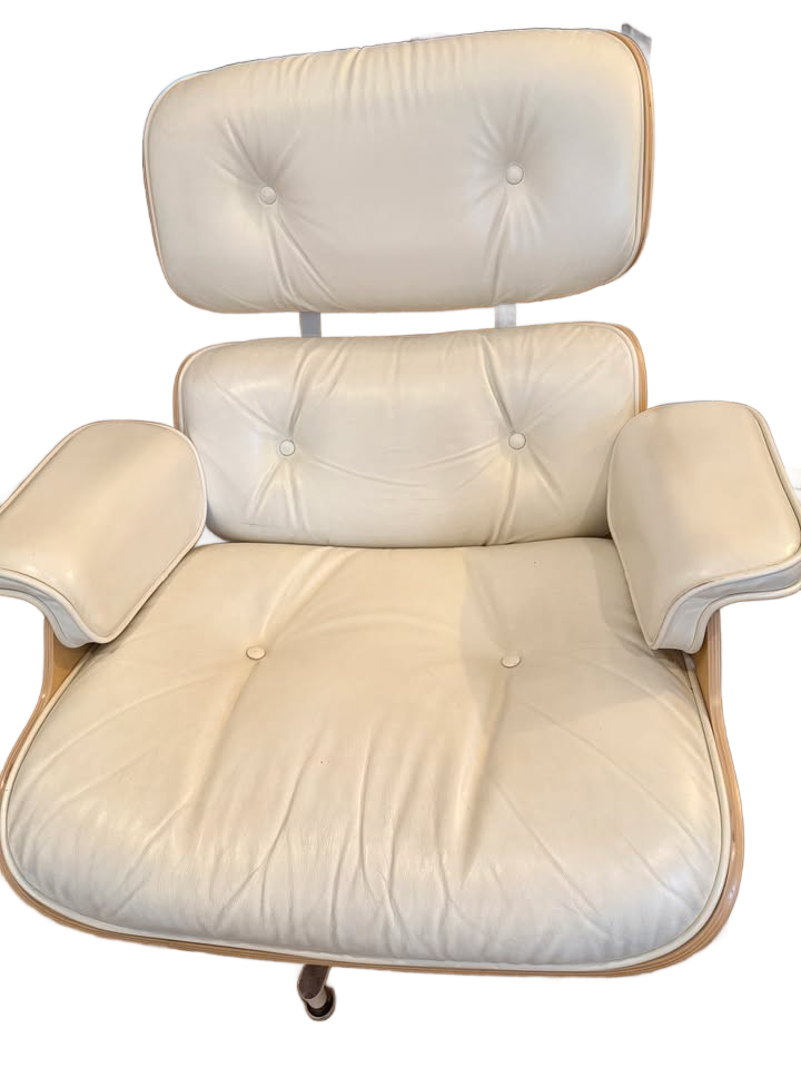 Authentic Herman Miller Eames Lounge Chair and Ottoman