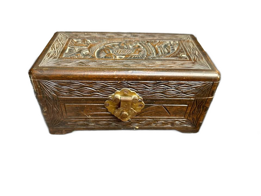 Vintage hand carved Japanese Yu Ting wooden box.