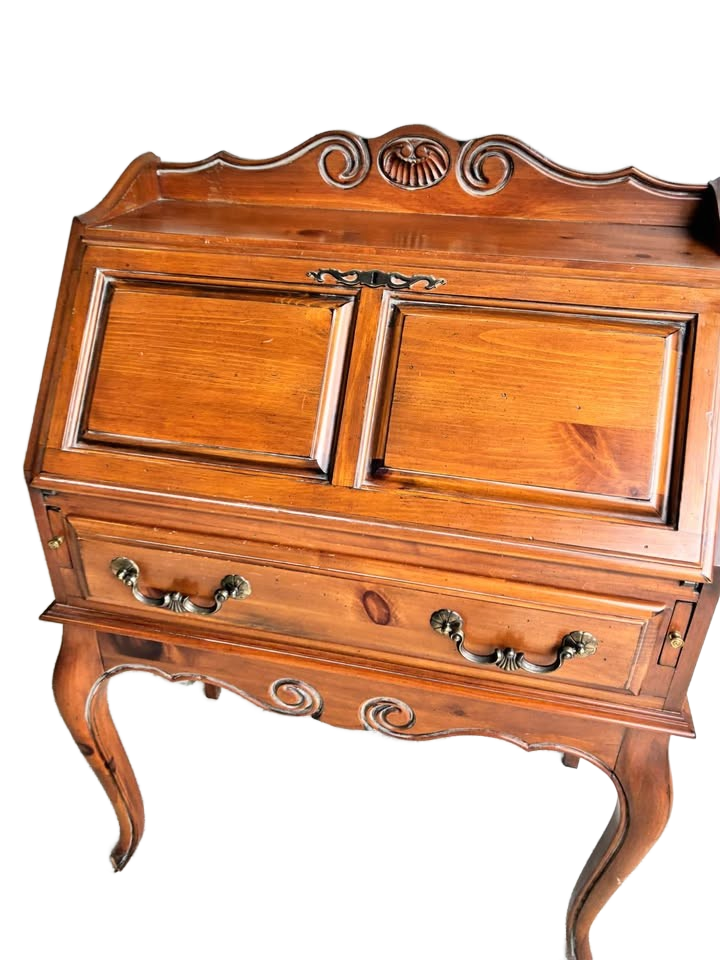 Beautiful ETHAN ALLEN Vintage, French Provençal style secretary desk