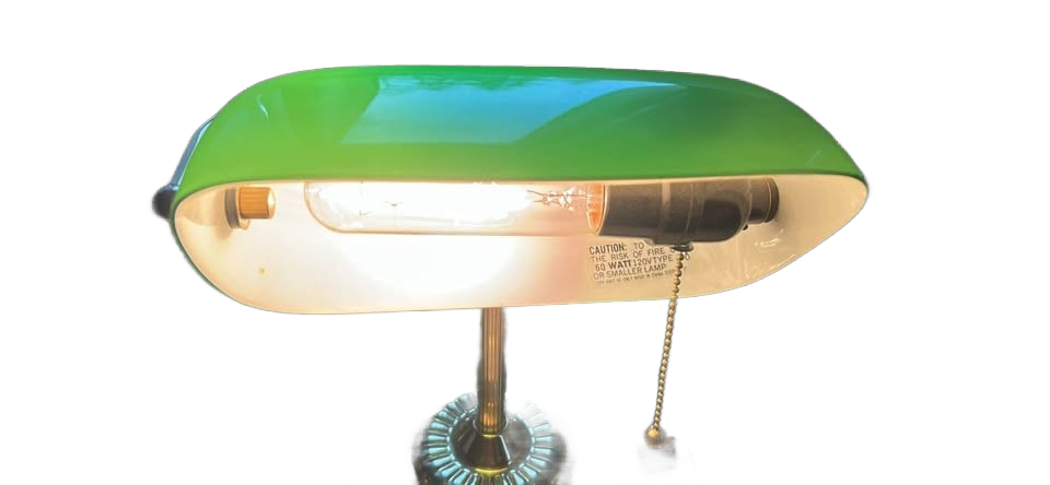 Beautiful vintage green shade bankers lamp.