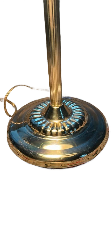 Beautiful vintage green shade bankers lamp.