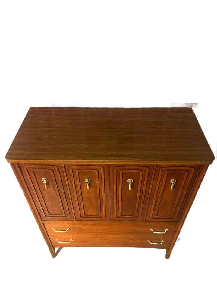 Broyhill “Tribute” Gentleman’s Chest