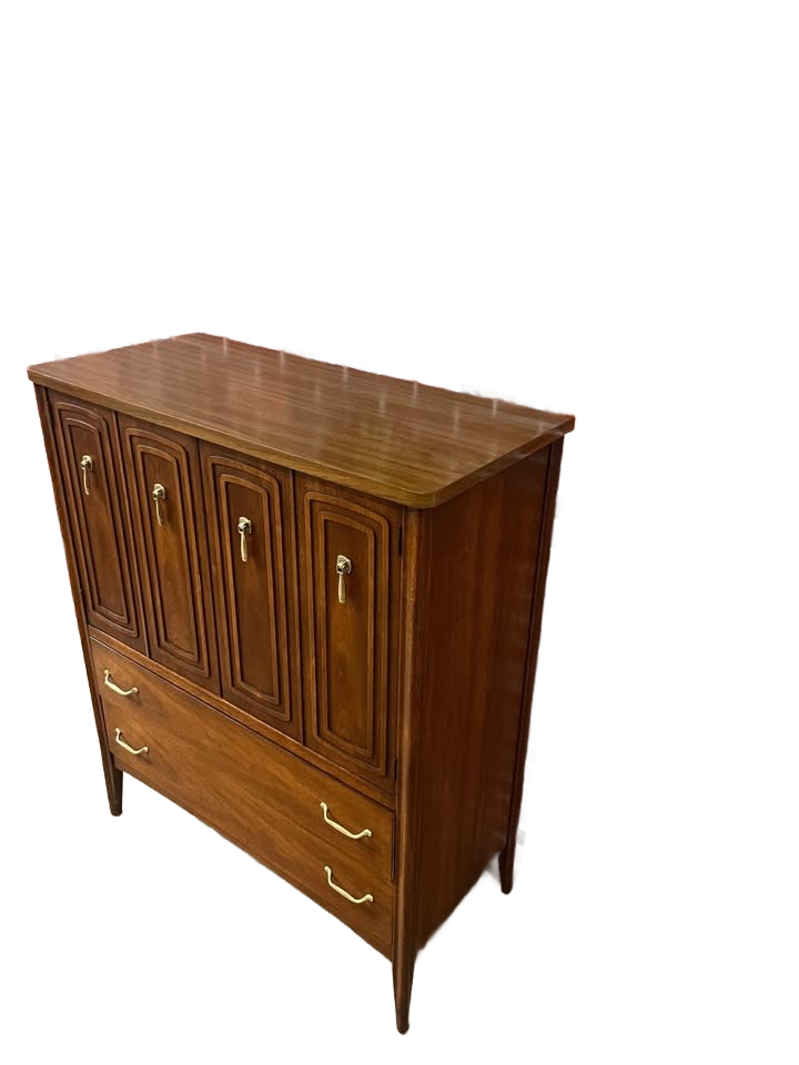 Broyhill “Tribute” Gentleman’s Chest