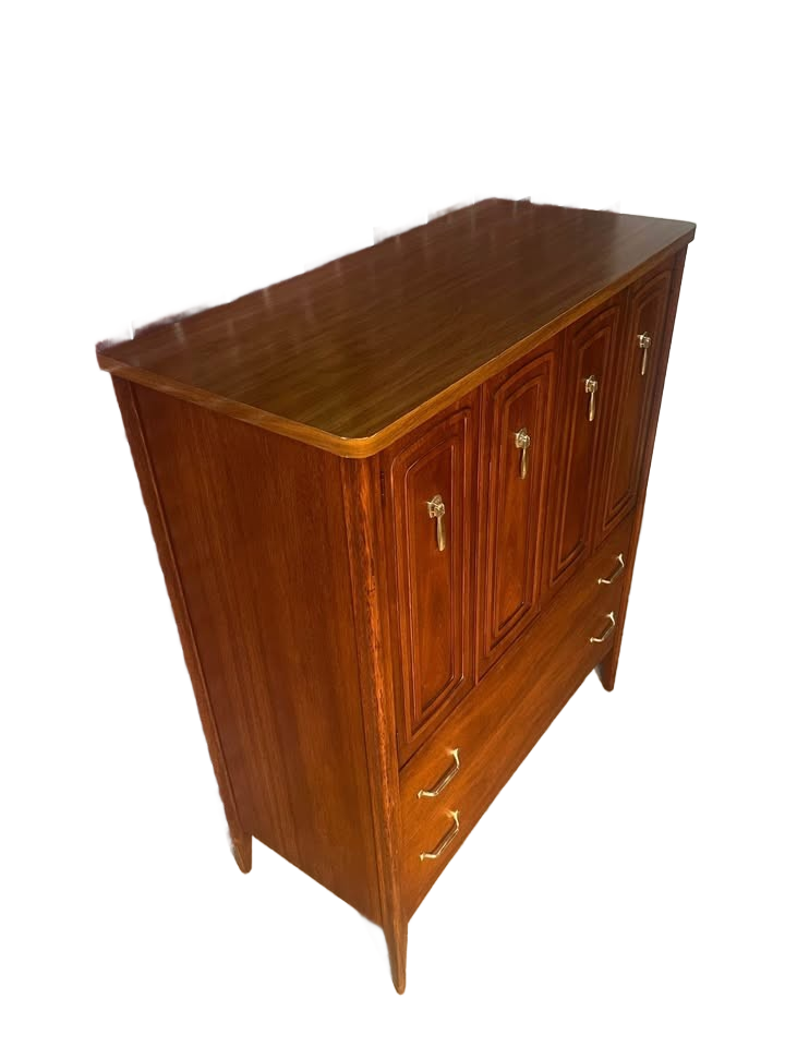 Broyhill “Tribute” Gentleman’s Chest