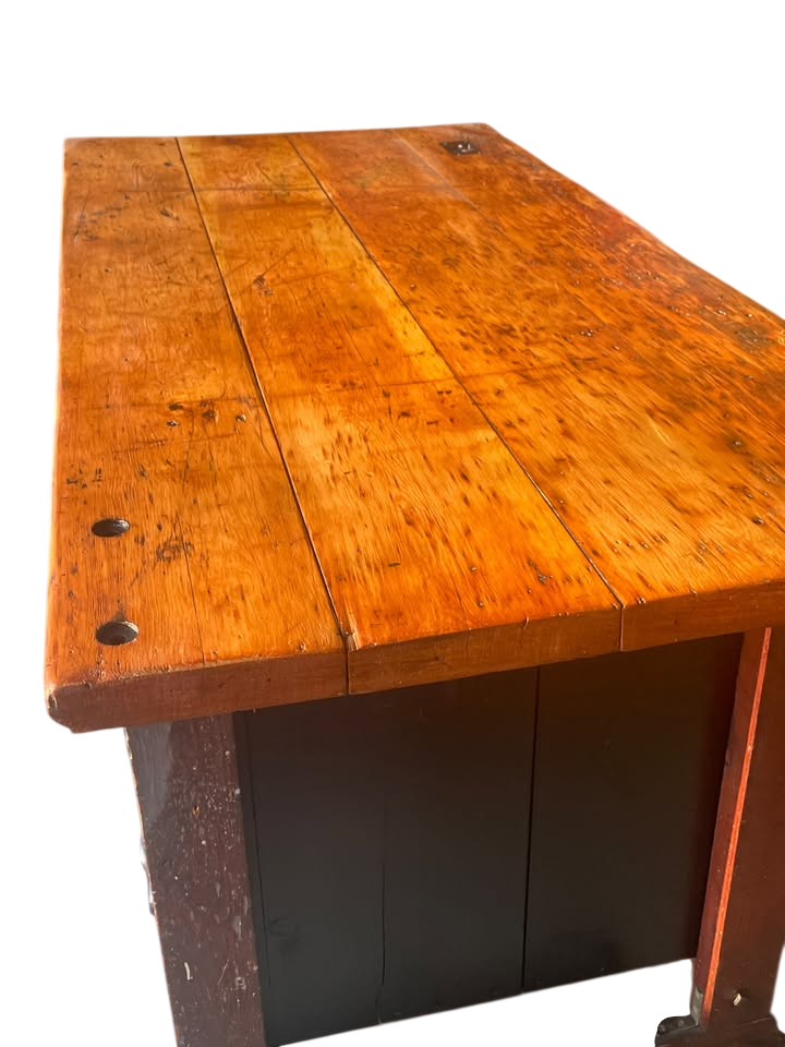 vintage 15-drawer Carpenter Table workbench