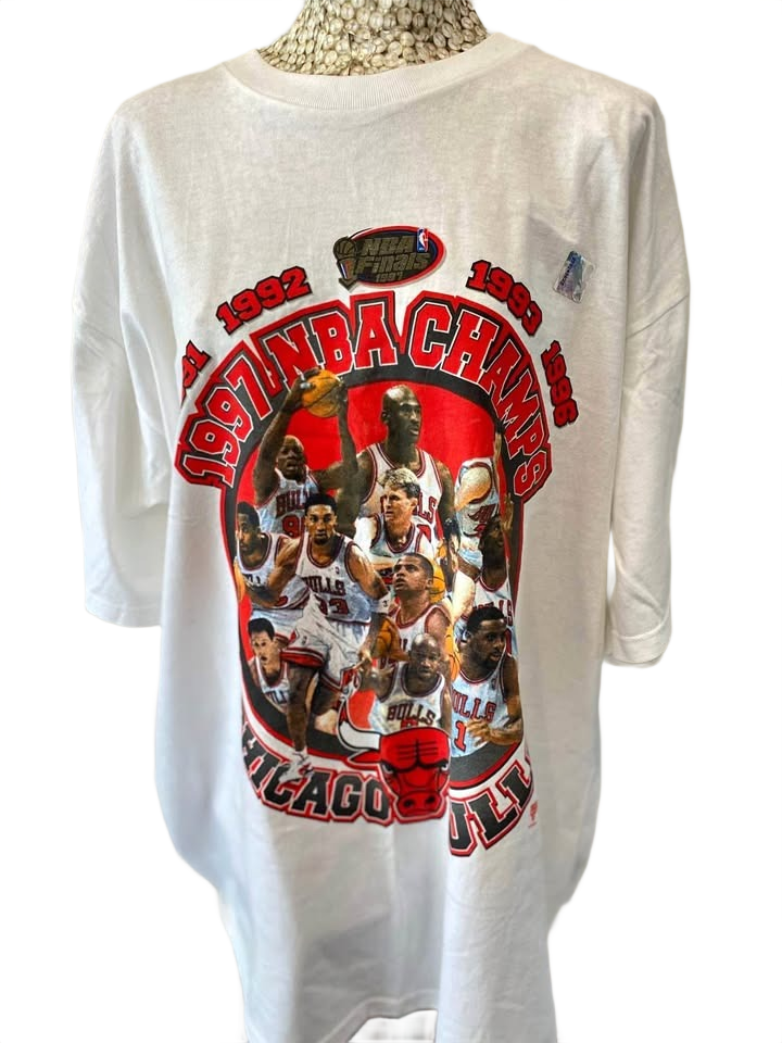Vintage 90s Chicago Bulls 1997 NBA Champs Starter T Shirt