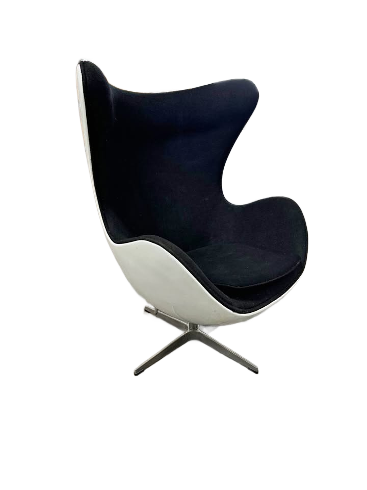 Vintage Arne Jacobsen Style Space Age Mid Century Modern Fiberglass Egg Chair