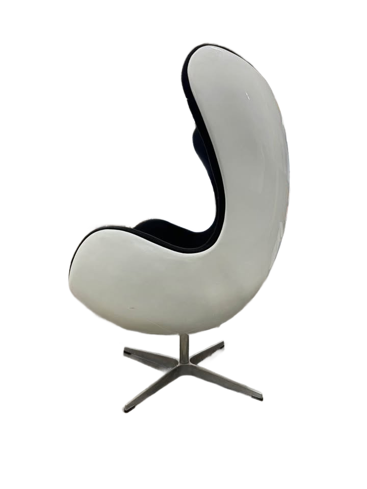Vintage Arne Jacobsen Style Space Age Mid Century Modern Fiberglass Egg Chair