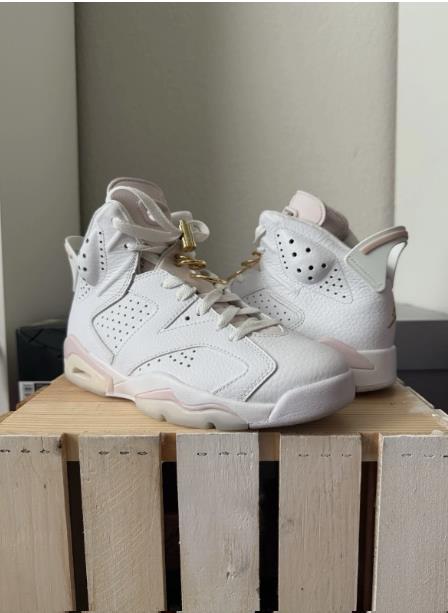 Size 9 Women’s Nike Air Jordan 6 VI “Gold Hoops”